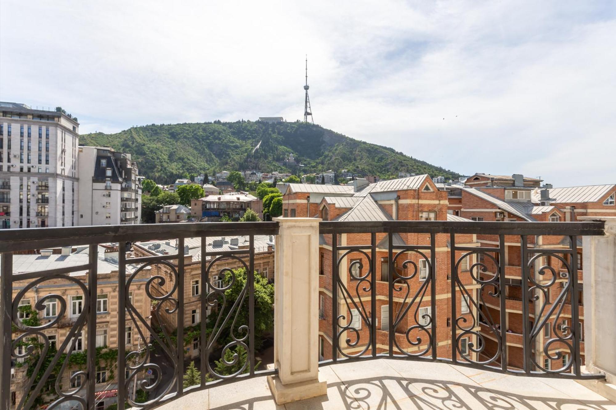 Harmony Place L Tbilisi Esterno foto
